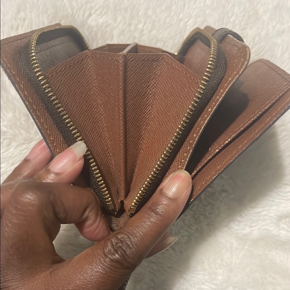 Authentic Louis Vuitton Monogram Compact Zip Bifold Wallet - Picture 11 of 14